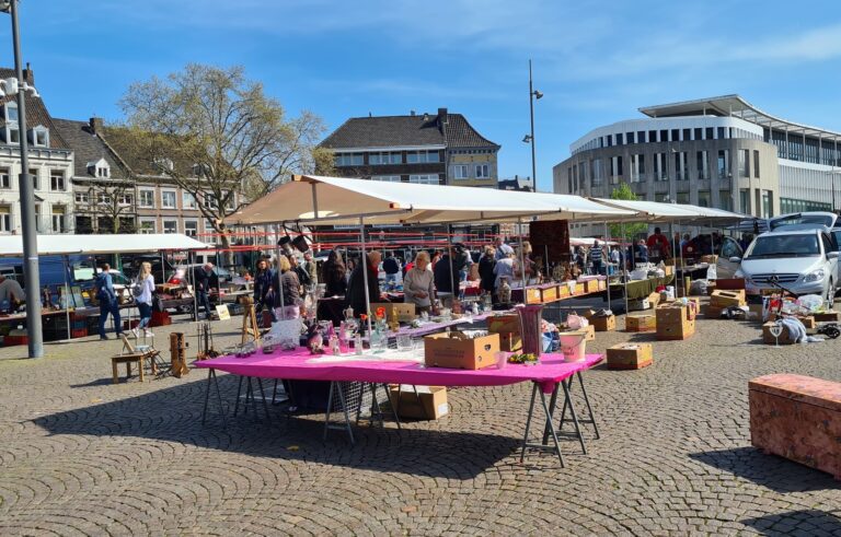 Repair Café — markt-eten in Wijk aan Zee